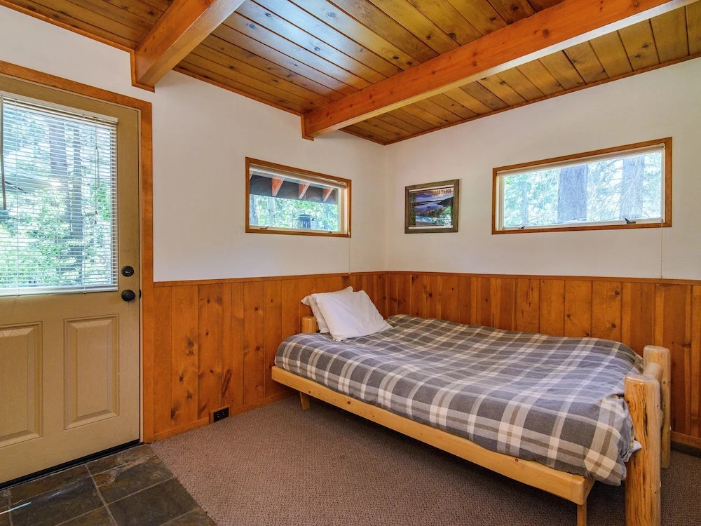True Tahoe – Classic Cabin - 4 Br cabin by RedAwning