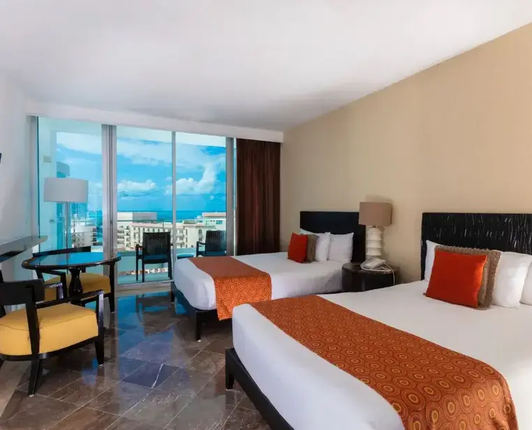 Двухместный номер Standard с частичным видом на океан (2 отдельные кровати) в Krystal Grand Cancun