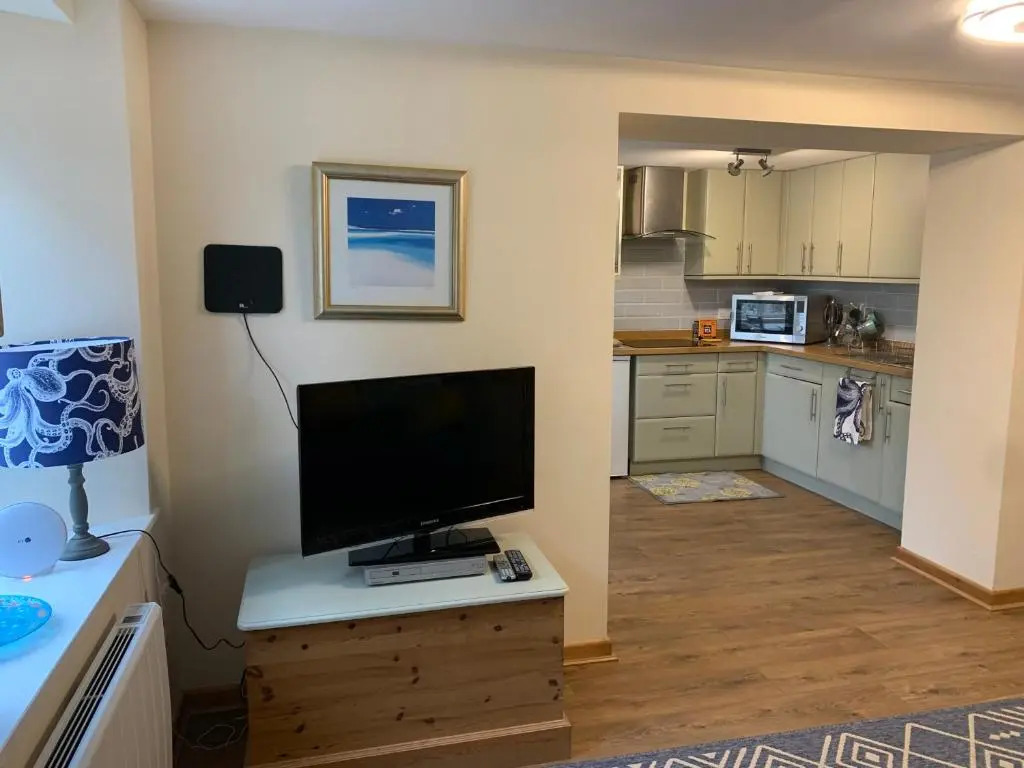 1 bed-cottage-Parking-Patio-close to coasts