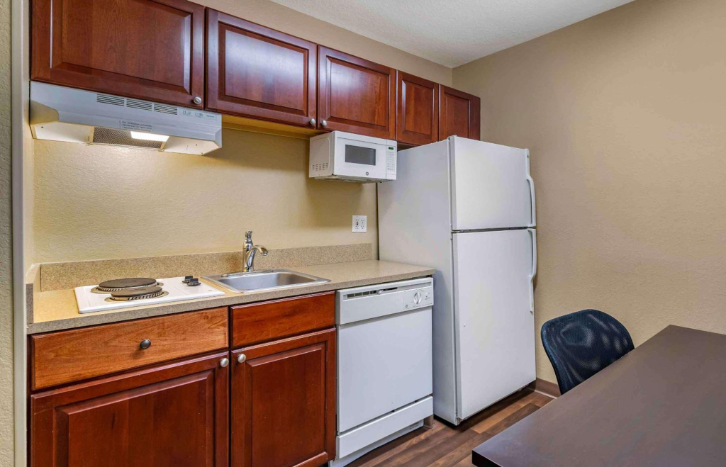 Extended Stay America Suites - Tampa - Airport - N Westshore Blvd