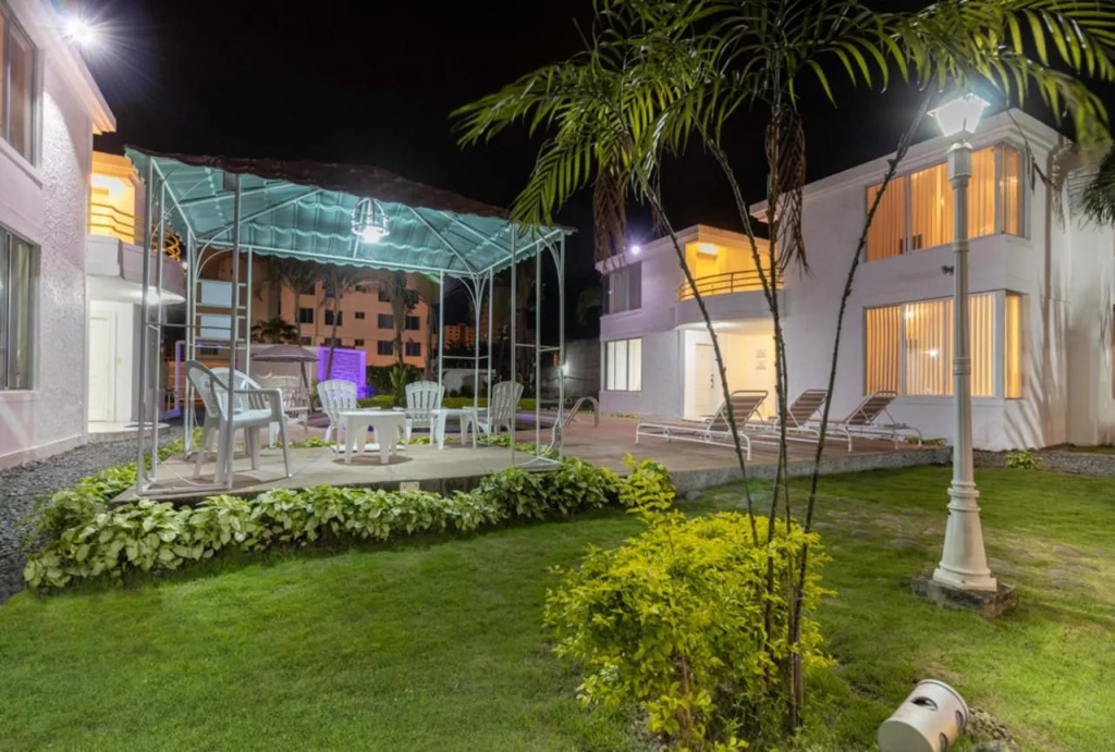 Oceanic Lodge
