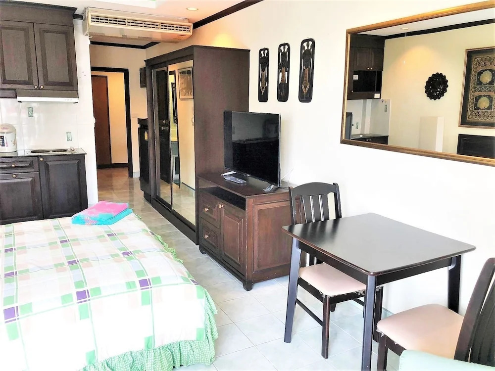 15th Floor Sea View Apartment - Sleeps 2