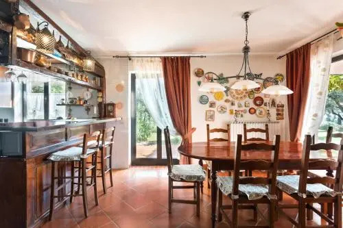 Villa EMI
