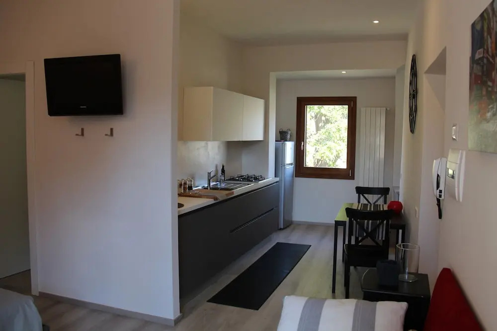 The Window on the Cathedral - Studio Apartment
