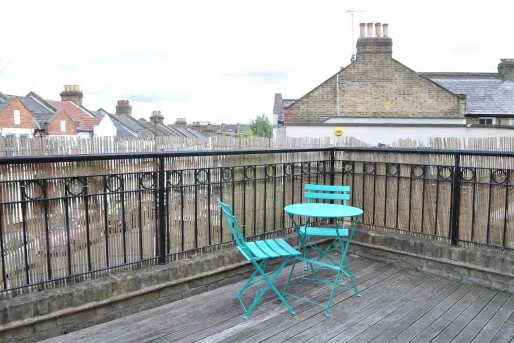 2 Bedroom Apartment With Terrace in Clapham