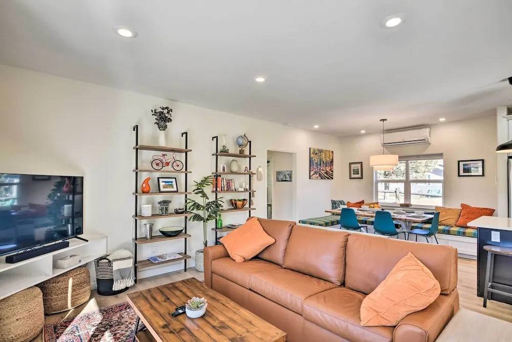 Charming Buena Vista Home w/ Private Hot Tub