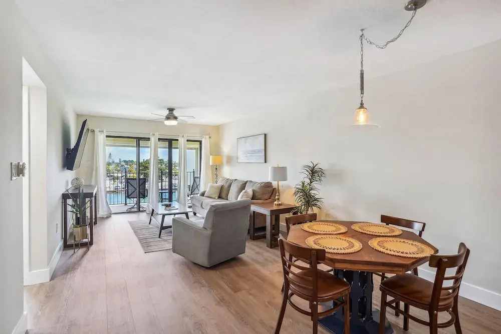 Land's End 4-404 Bay Front - Premier