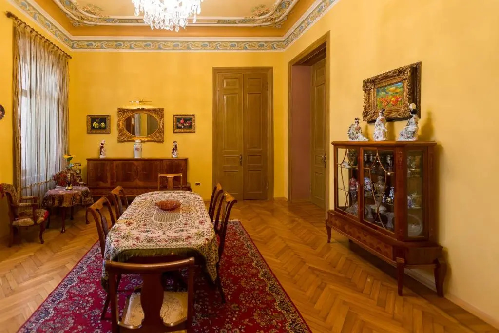 Апартаменты Royal Suite на улице Низами