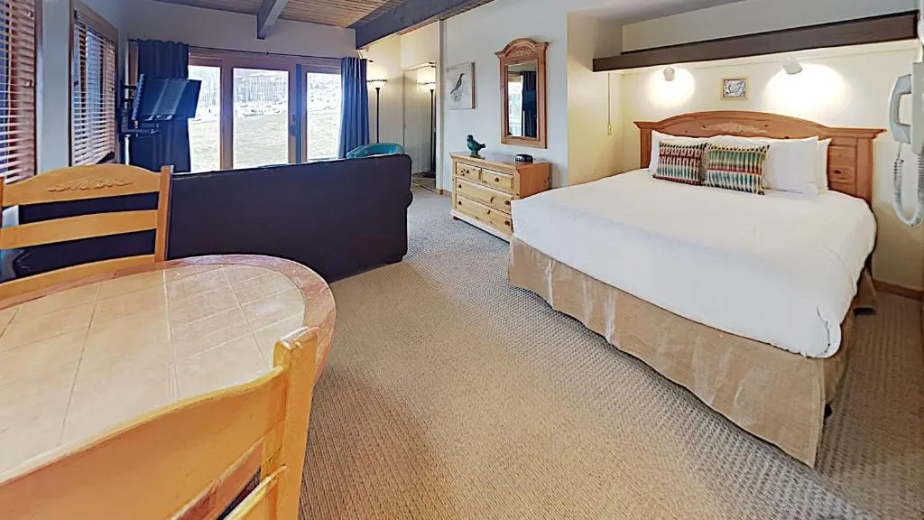 Timberline Condominium Studio Standard Unit 118