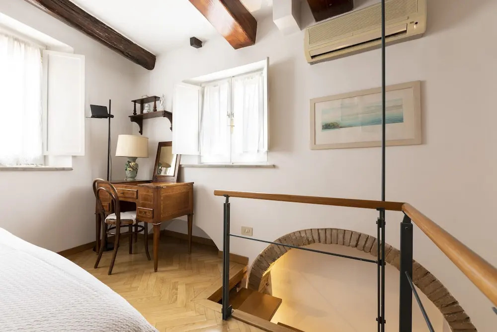 Rome Accommodation - Palazzo Massimo