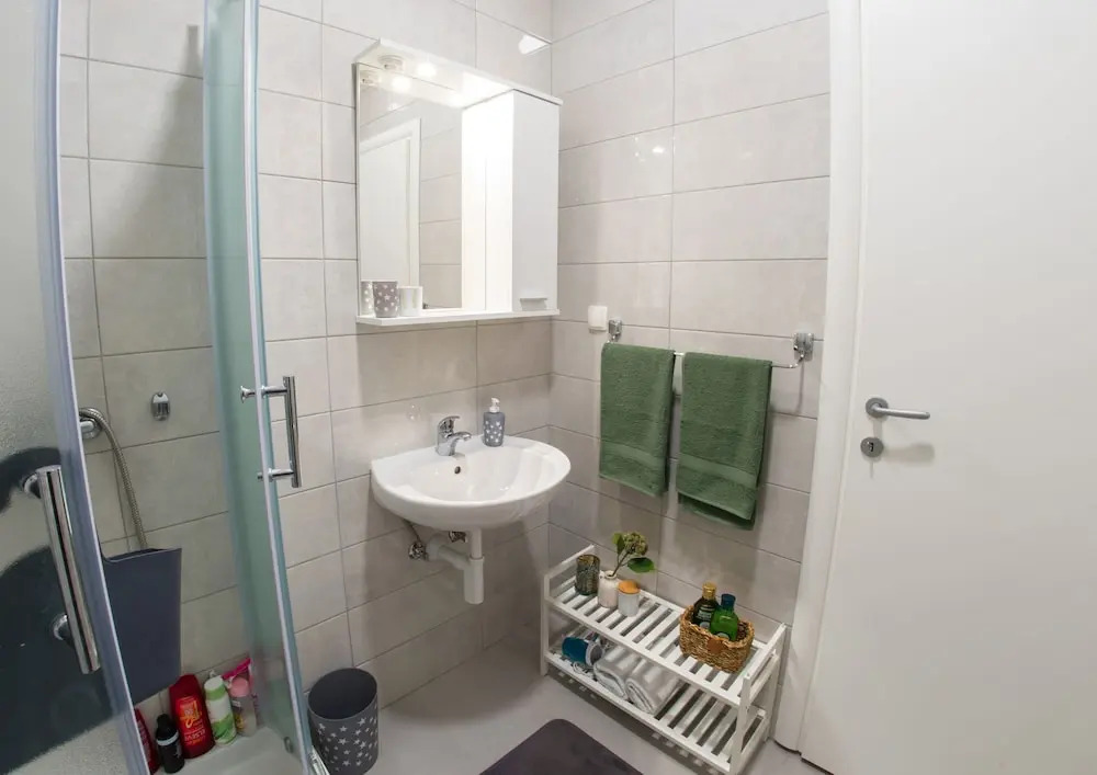 Green Leaf Apartment