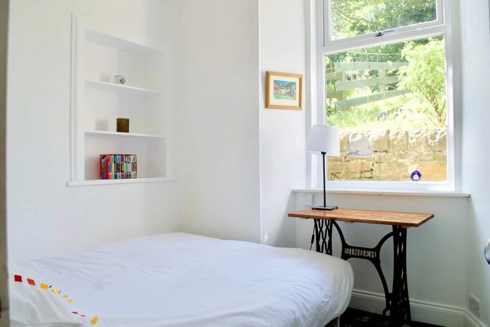 Bright And Comfortable 2 Bedroom Flat