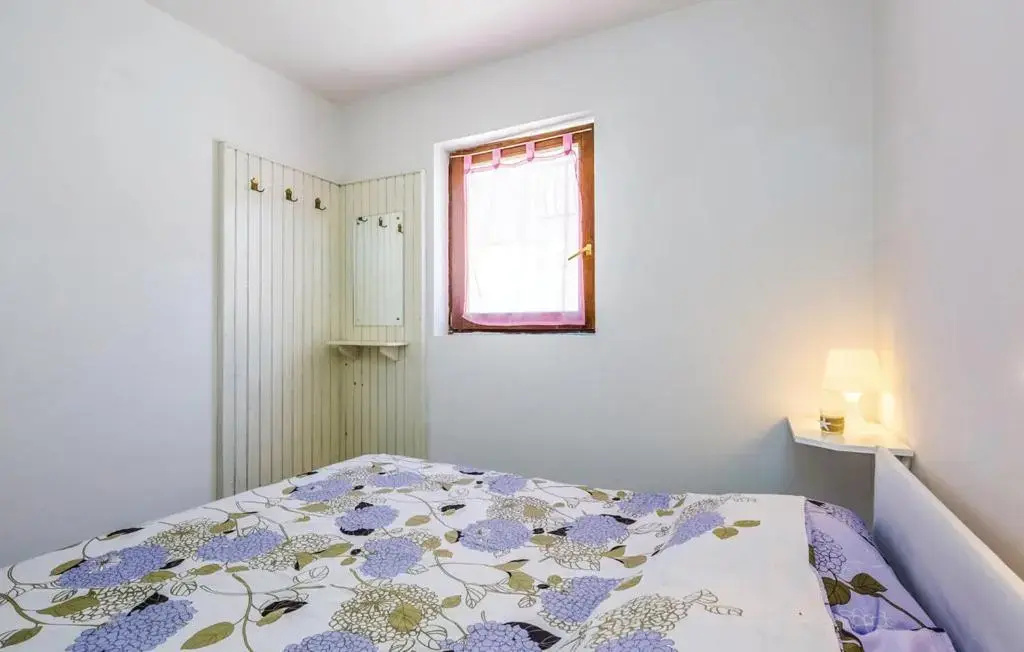 Three-Bedroom Apartment Jadranovo with an Outdoor Swimming Pool 08