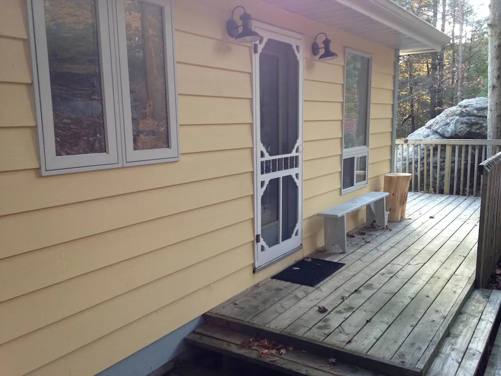 Tall Trees~3 Bedrooms & 1.5 Bathrooms on Pristine Bruce Lake in Muskoka