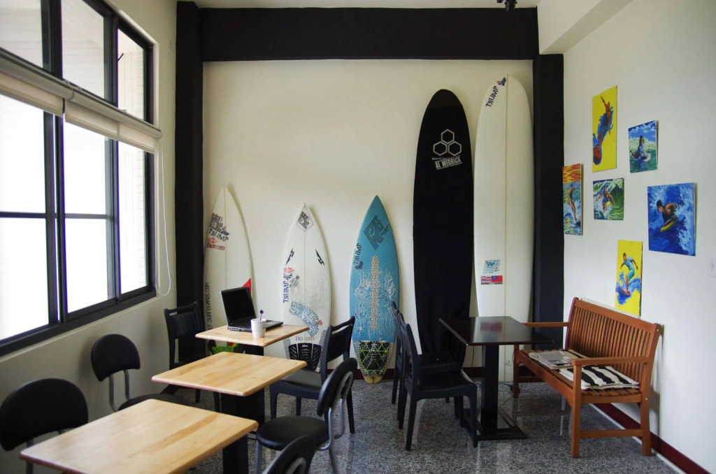Waverider House