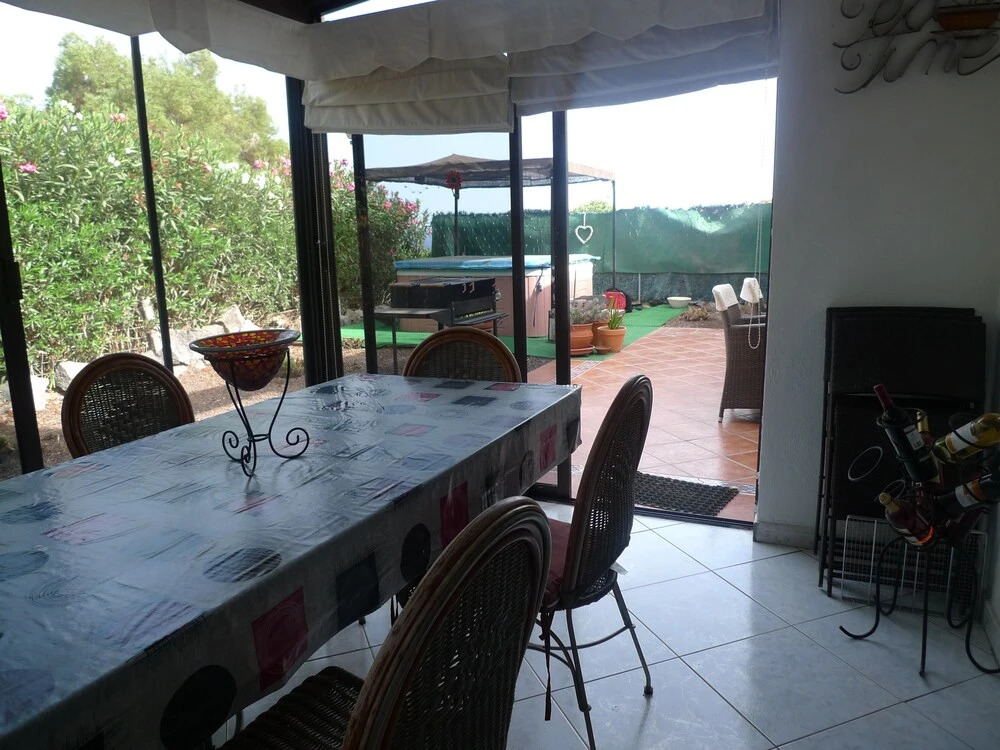 5 Bed Villa Free Wifi 6 Seater Hot Tub & Spectacular Sea, Golf & Mountain Views