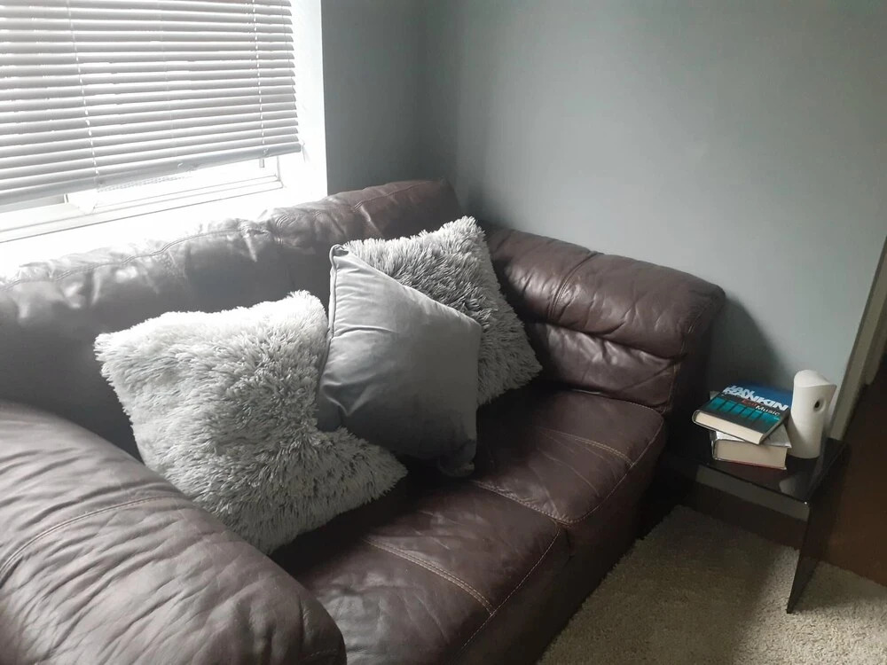 Walking Distance to Town Free Parking & Wifi