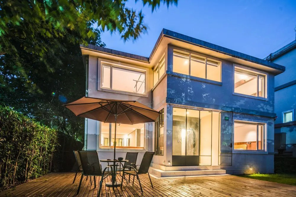 Smart House with 3 Suites