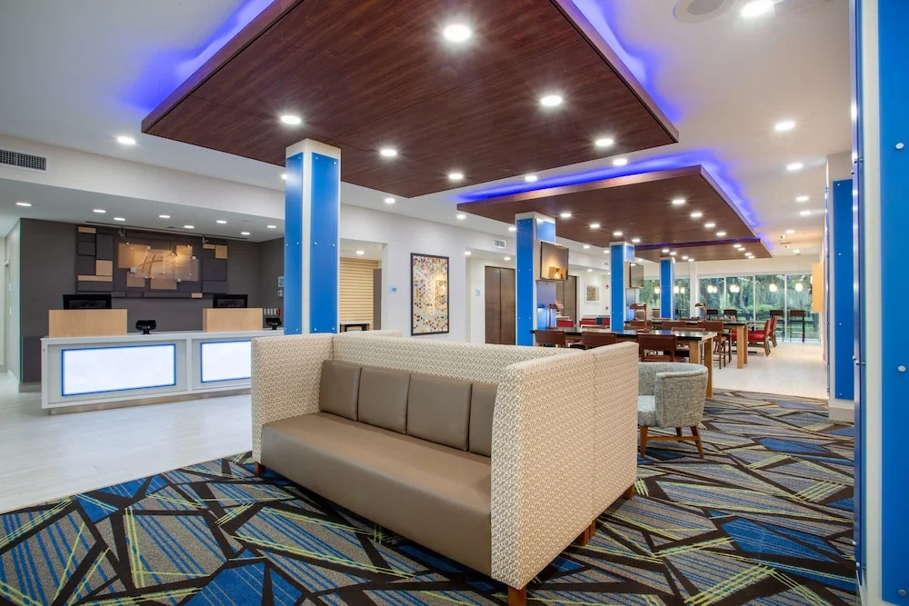 Holiday Inn Express & Suites - Deland South by IHG