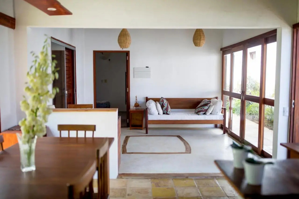 Tropical House - Villa com piscina perto do mar