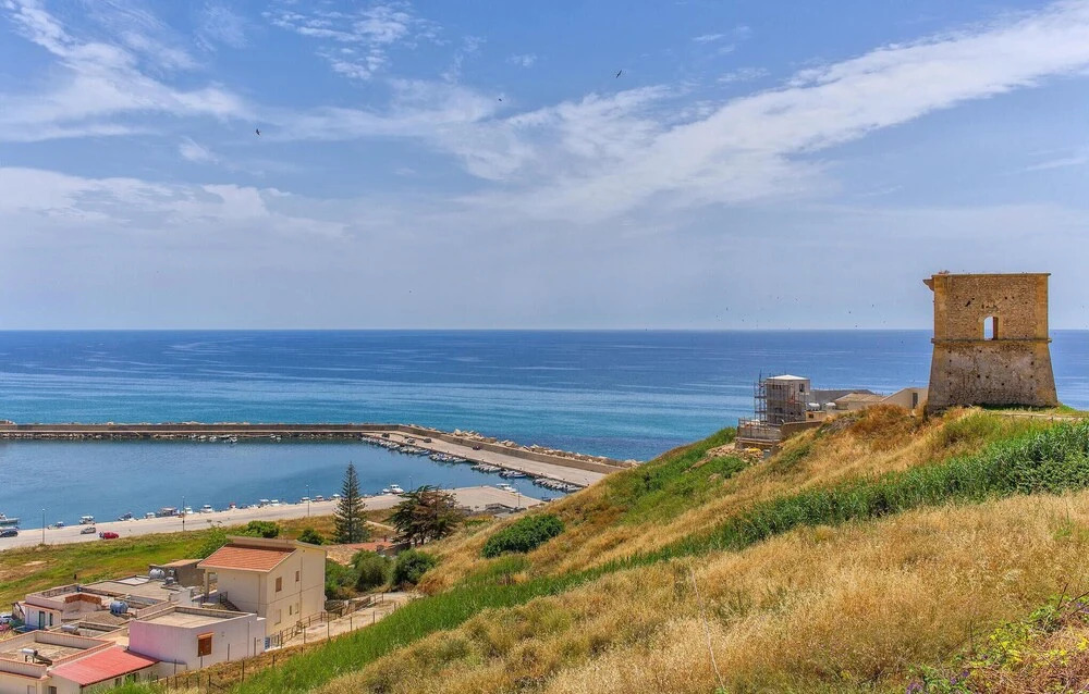 Beautiful Home in Menfi With Wifi and 3 Bedrooms