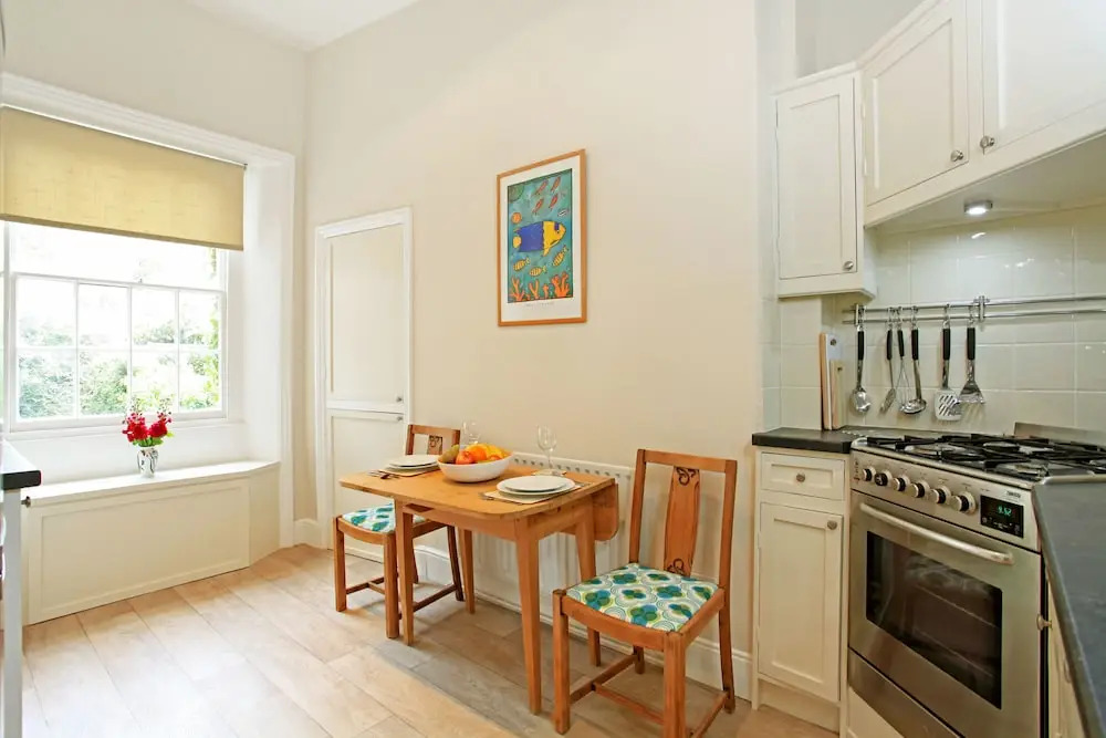 Flat B No. 01 Clifton Terrace