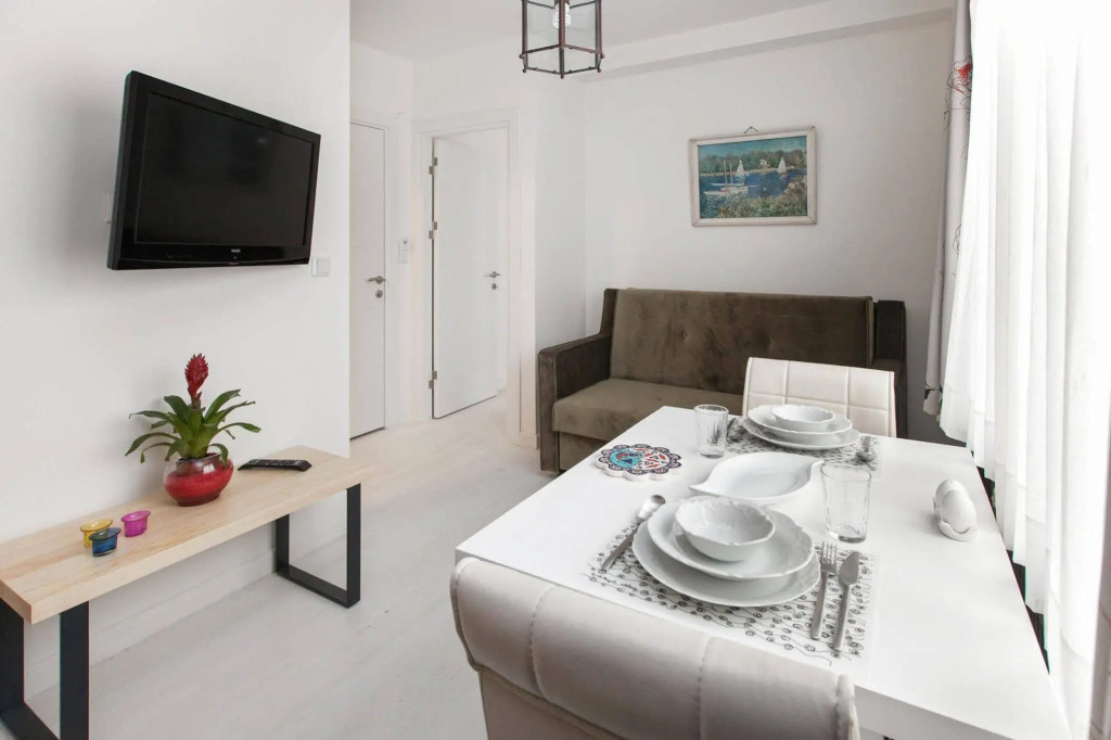Myra Pera Apartments