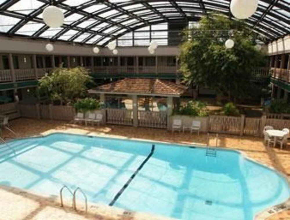 Elk Grove Hotel