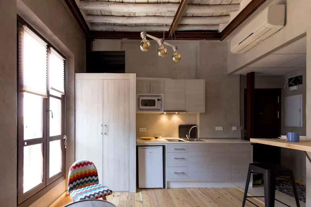 Los Lobos Suites