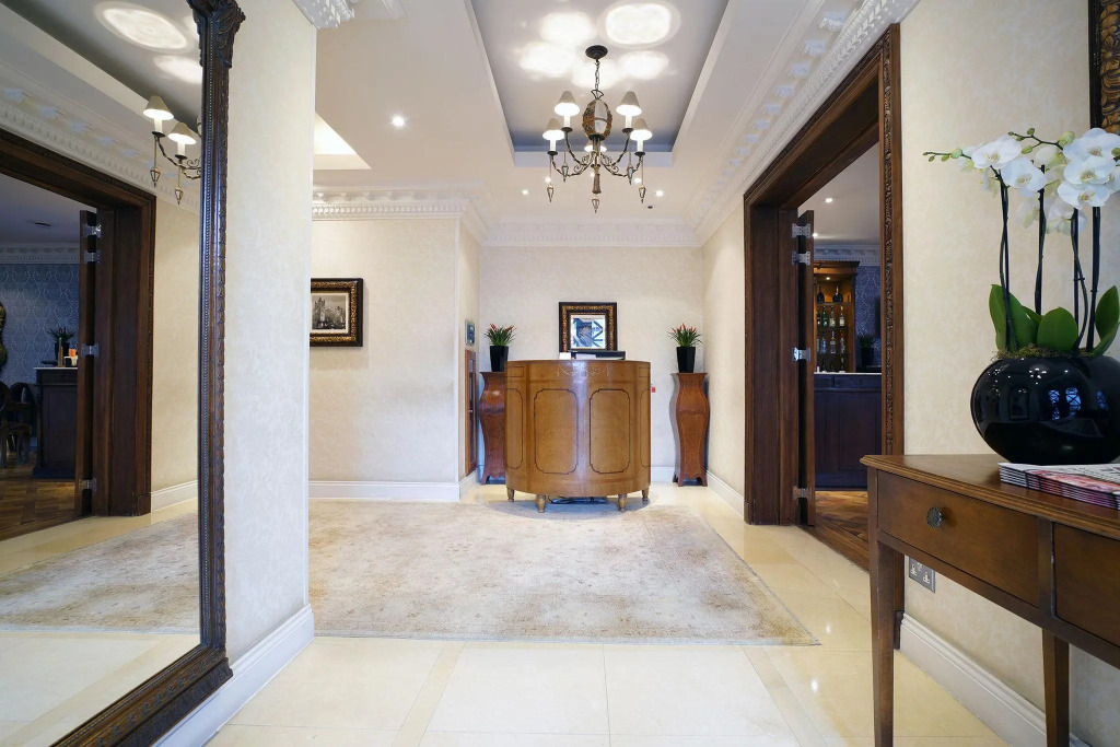 Ashburn Hotel