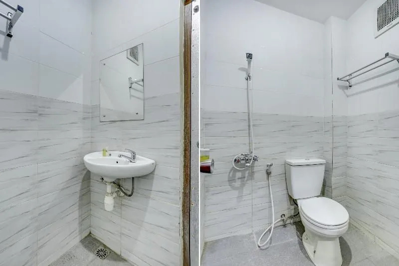 OYO 90201 Hotel Bina Artha