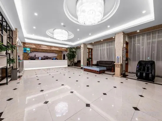 Four Seasons Arrangement Hotel (Qujing Garden Shop)