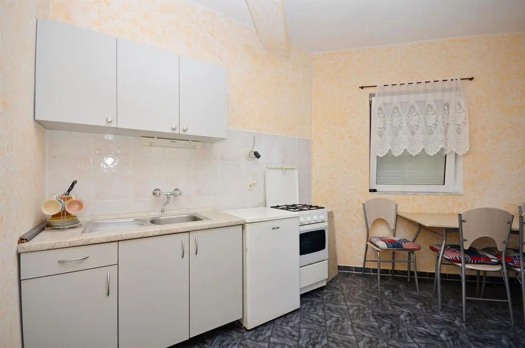 Apartments & Rooms Tony