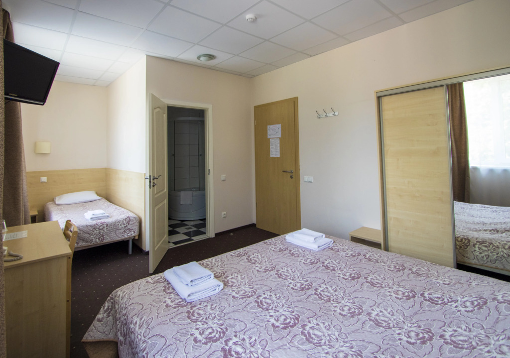 Hotel BEST with FREE PARKING