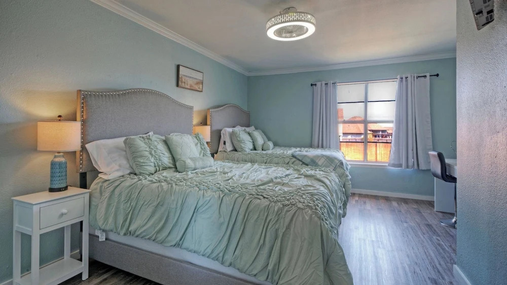 Seaside Haven by Avantstay Beautiful Condo + Communal Pool + Near North Padre Island and Whitecap Beach