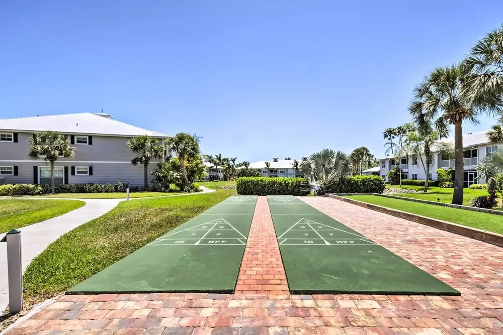 Naples Resort Condo on 2 Championship Golf Courses