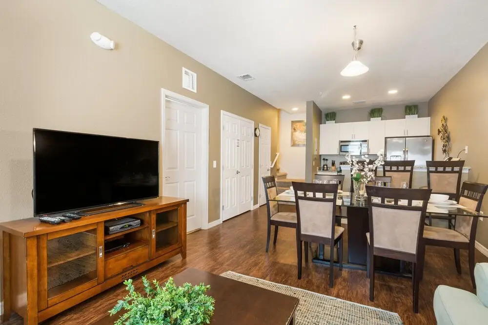 Lucaya Village 3040 Bld 13-102
