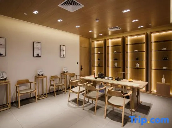Yunmanman High-End Vacation Apartment (Jingxi Small Town Story)