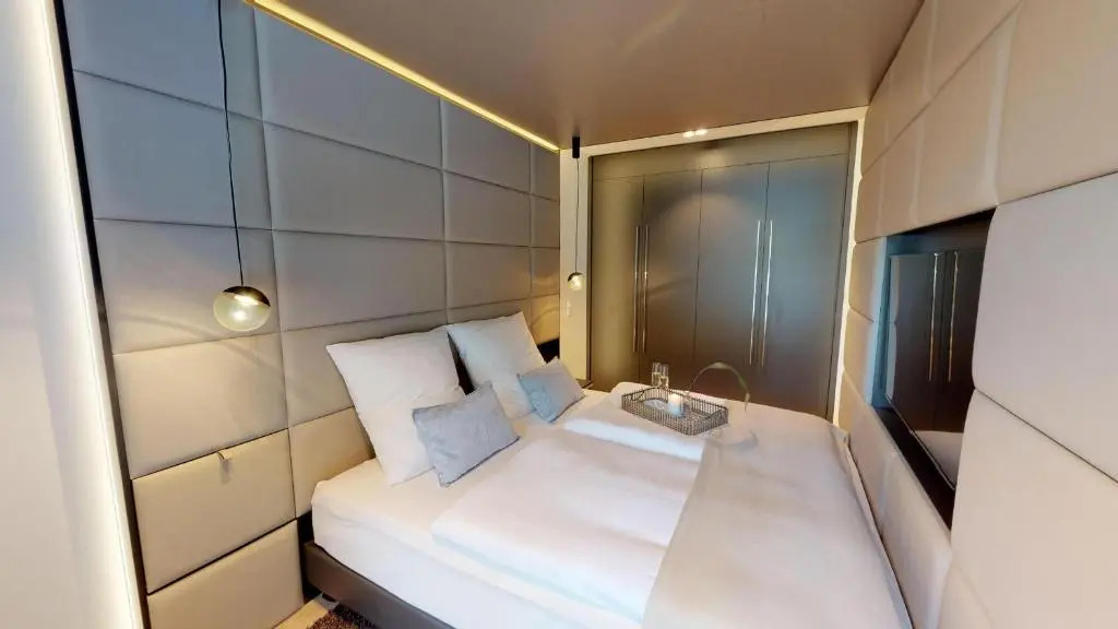 White Pearl Apartment 0.08