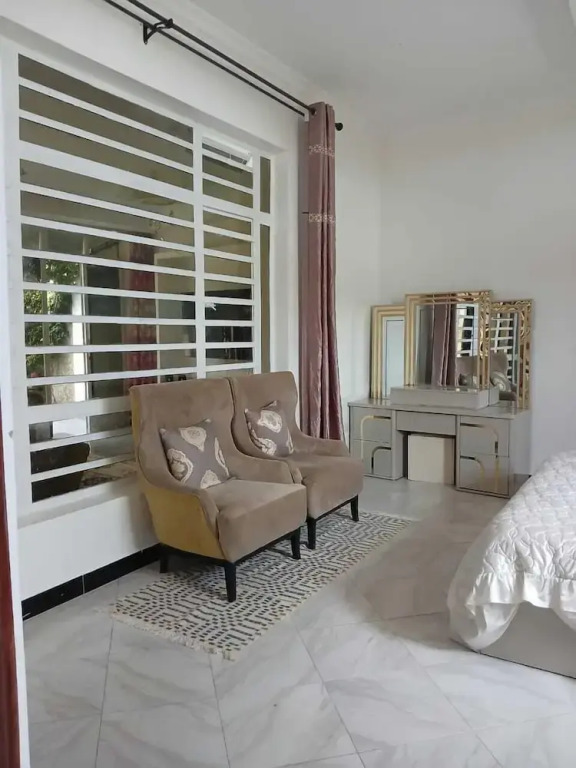 Rofty Vacation Home Utawala