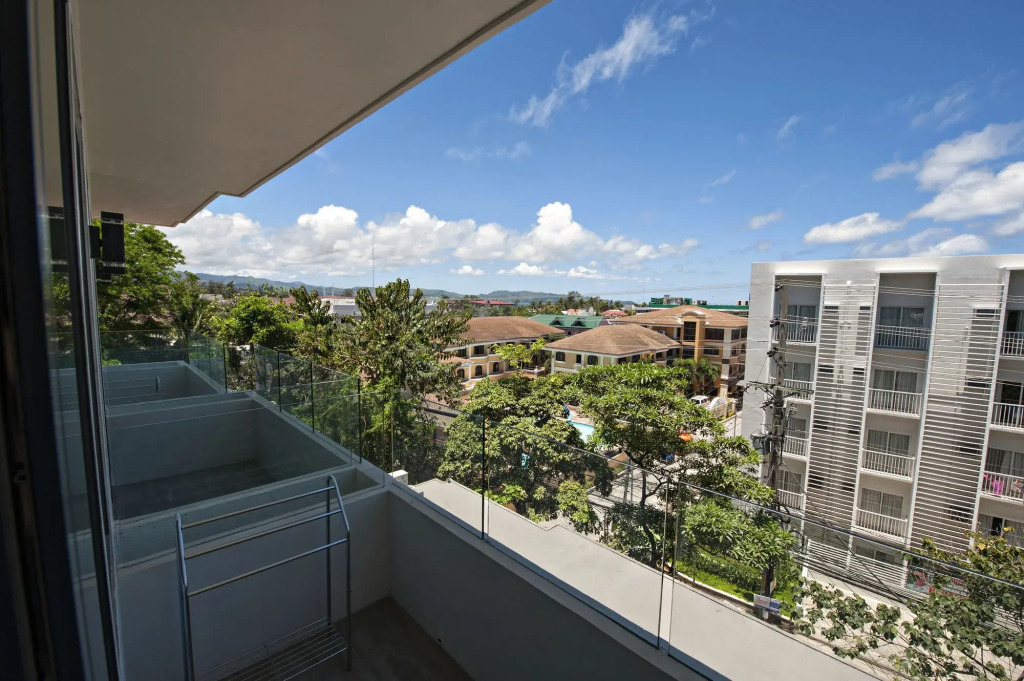 Lime Hotel Boracay