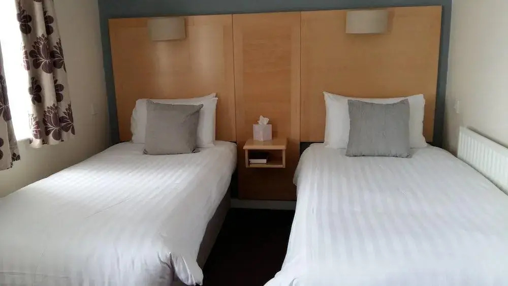 Waterfront Lodge Hotel
