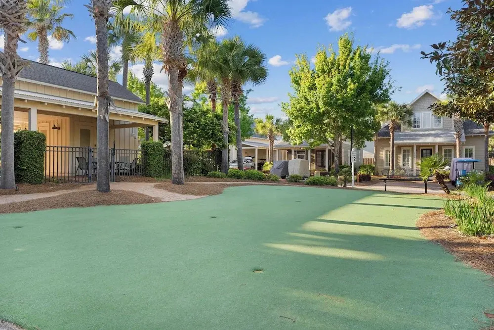 Golf Cart + Pool Access Near Baytowne & Beach Coral Starfish by Avantstay