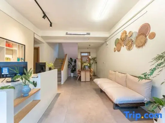 Hangzhou Yunzhongxi Homestay (Jiuxi Road Zhijiang Road)