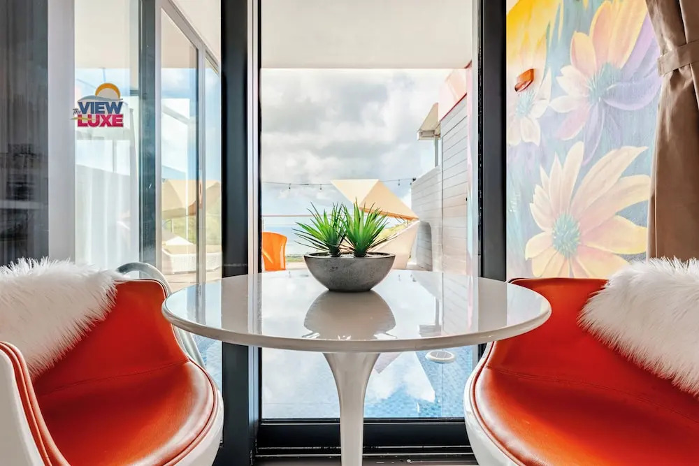 The View Luxe