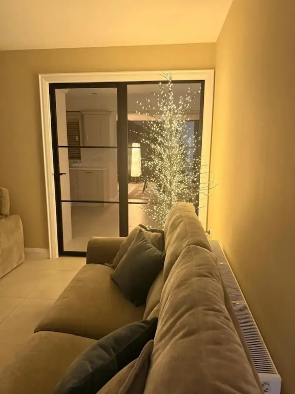 Modern Entire Home Retreat in Newry