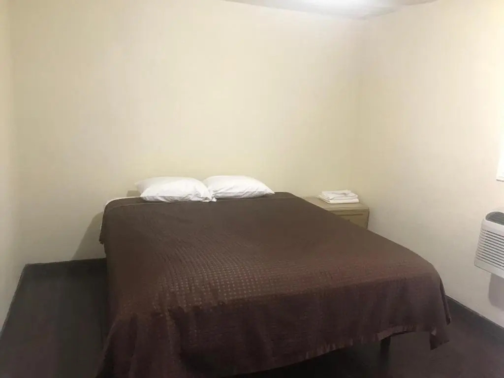 All 8 Motel