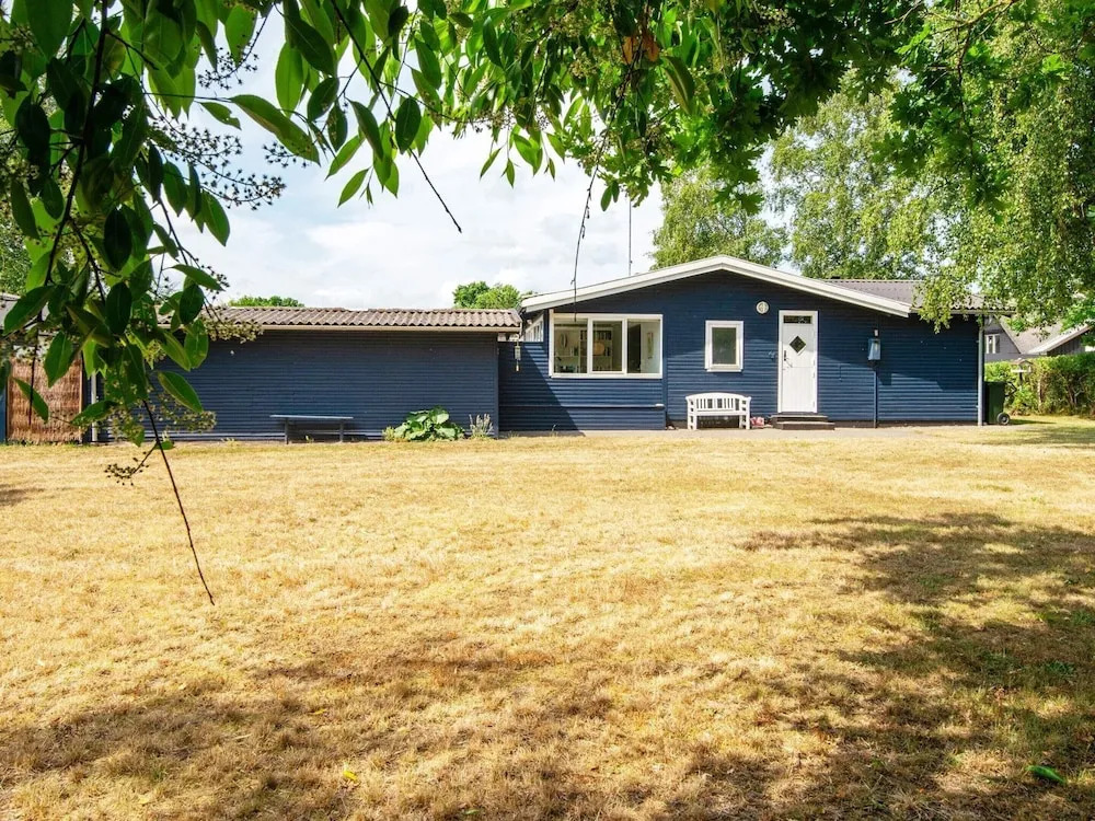 8 Person Holiday Home in Grenaa