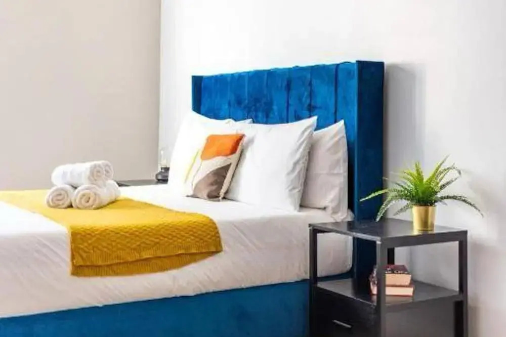Sheffield Apt-sleeps 4-contractors & Families