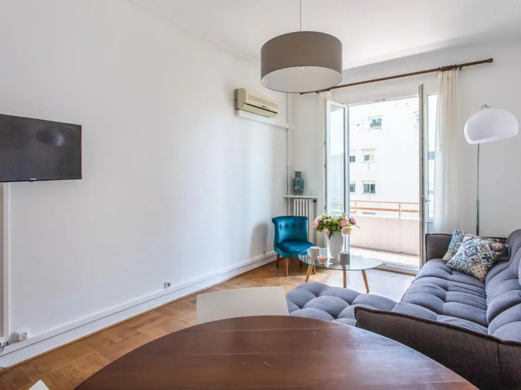 Nice, 58 M2 ! superbe appartement climatisé ! 3 couchages, proche de la promenade des Anglais et de la Gare ! !